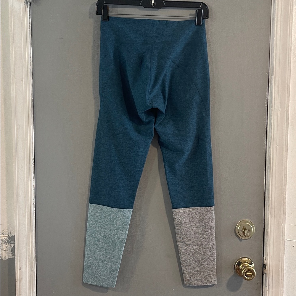 OUTDOOR VOICES 'Dipped Warmup' Colorblock Leggings Size M - Picture 4 of 5